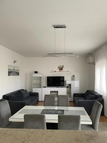 Apartman Visic 1692 Kaštela Buitenkant foto